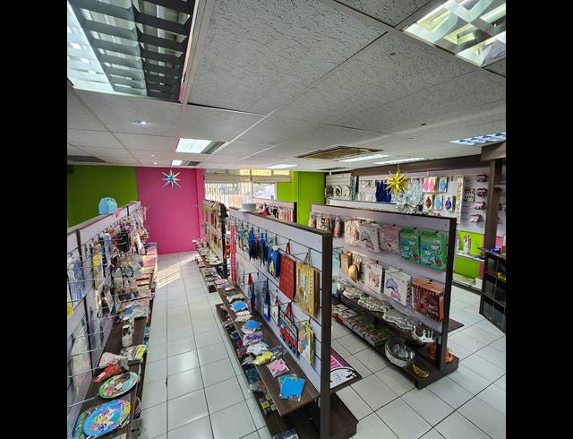 300M² RETAIL TO LET IN OVERPORT